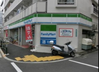 フォレスト中央 コンビ二：ﾌｧﾐﾘｰﾏｰﾄ 新中野店　340m
